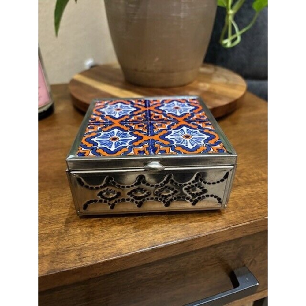 Tiled Chased 4‎ 1/4" Square Aluminum Lidded Trinket Box Hinged Mirrored Inside